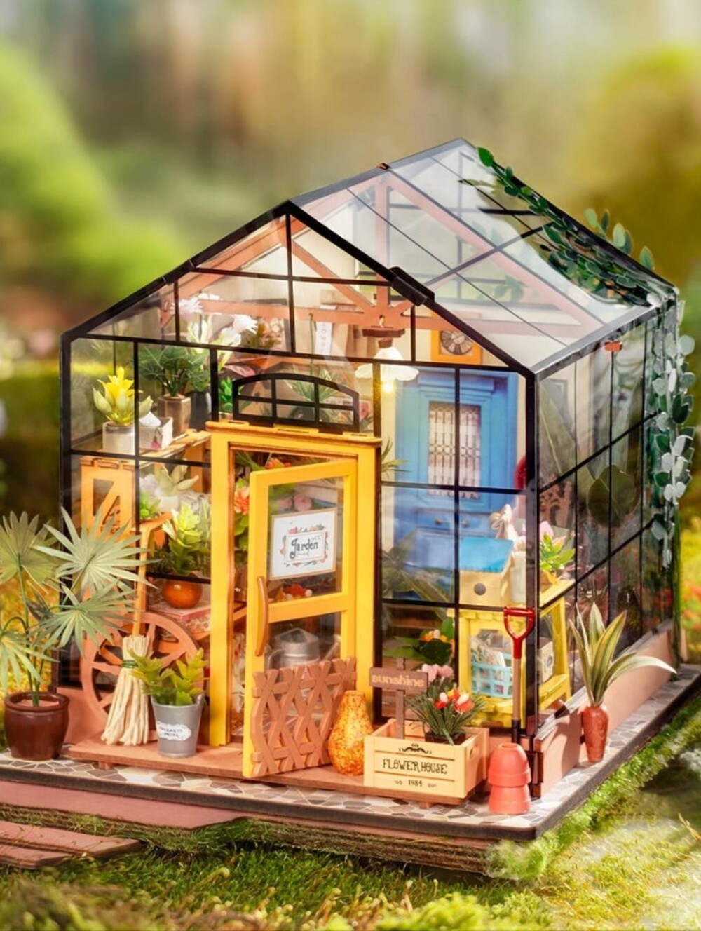 Rolife NIB Cathy's Flower House DIY Miniature House